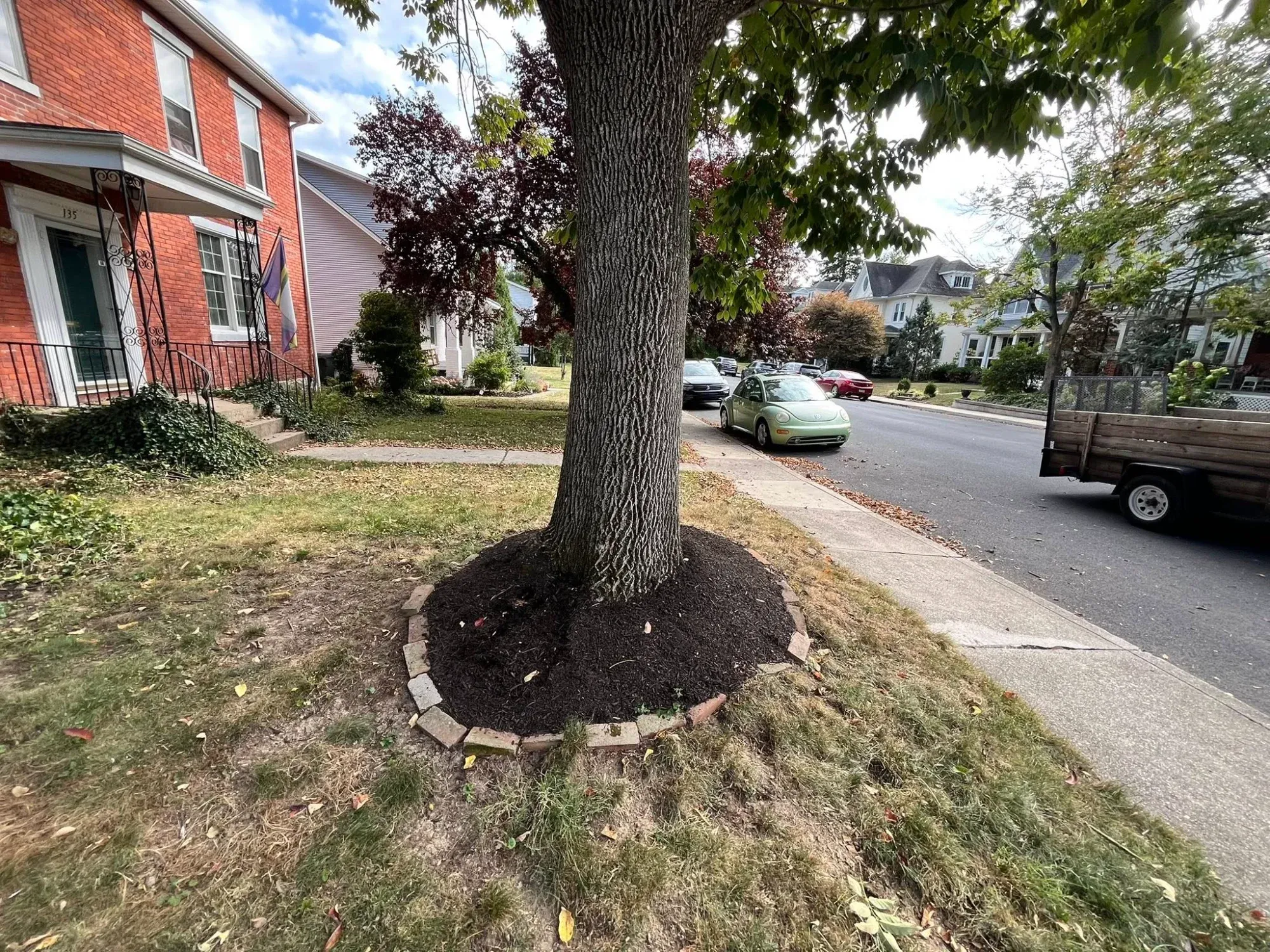Ornamental grass and decorative stone mulch landscape design